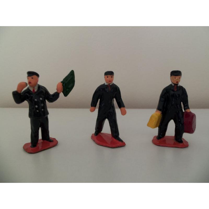Hornby O Gauge Station Staff Set No 1