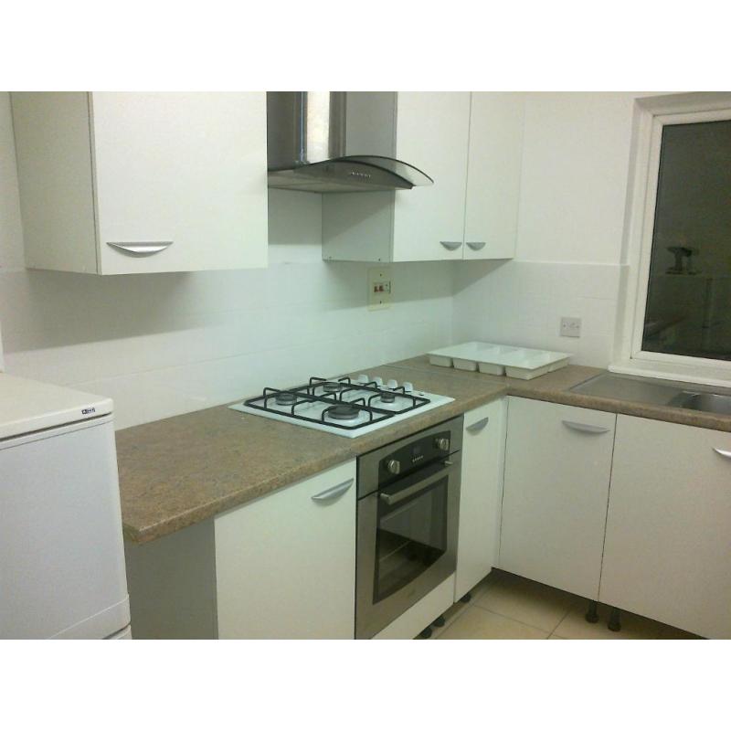 Nice spacious double room, in newly refurbished house, furnished