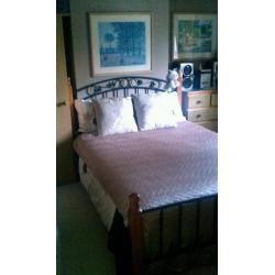 Double bed room to rent.