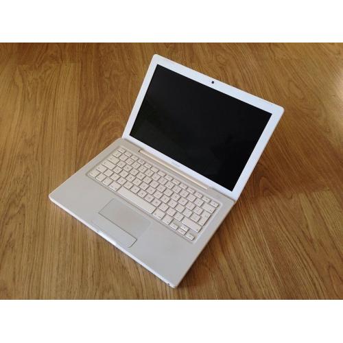 Macbook 2009 White Apple mac laptop in full working order