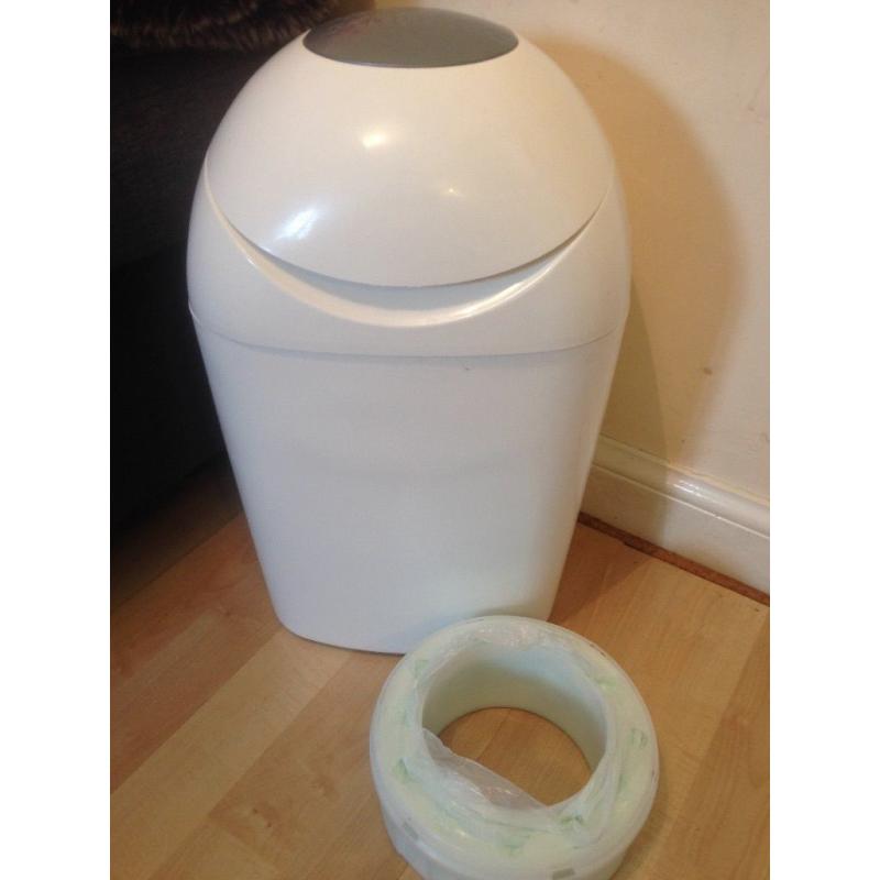 Tommy Tippee Sangenic Nappy Bins