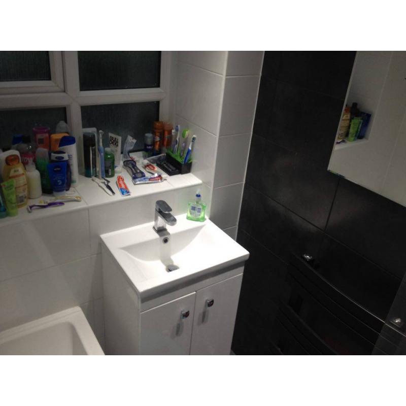Nice room in friendly Hoxton flatshare close to Old Street tube