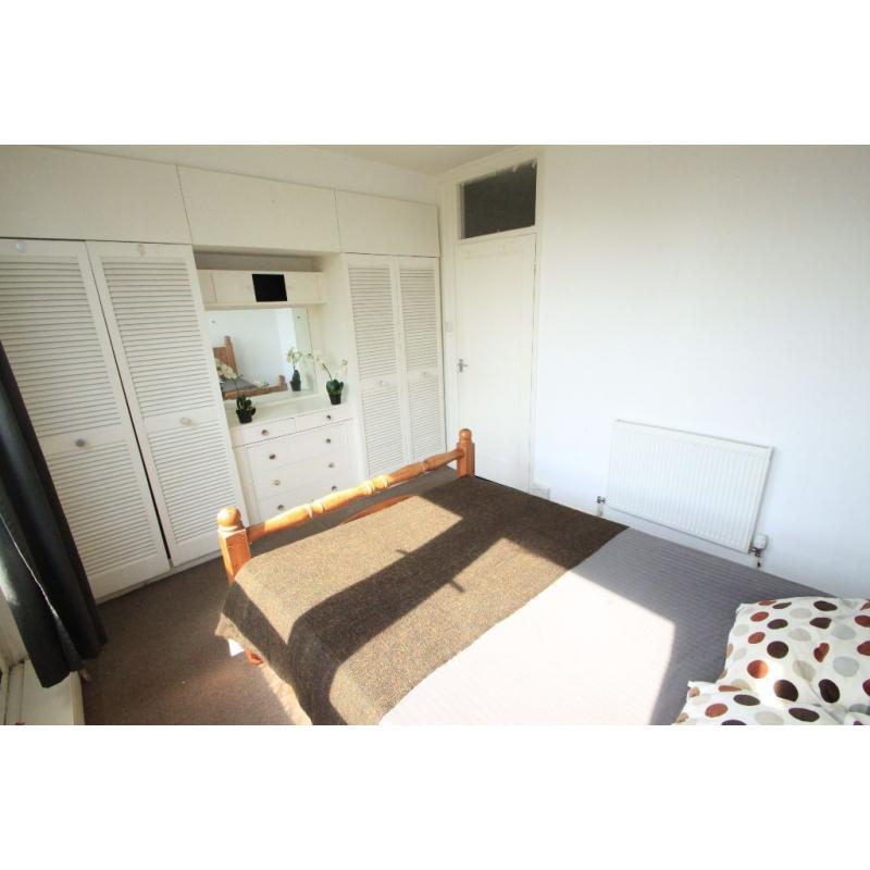 Amazing DOUBLE room PERFECT FOR A COUPLE !! 78K
