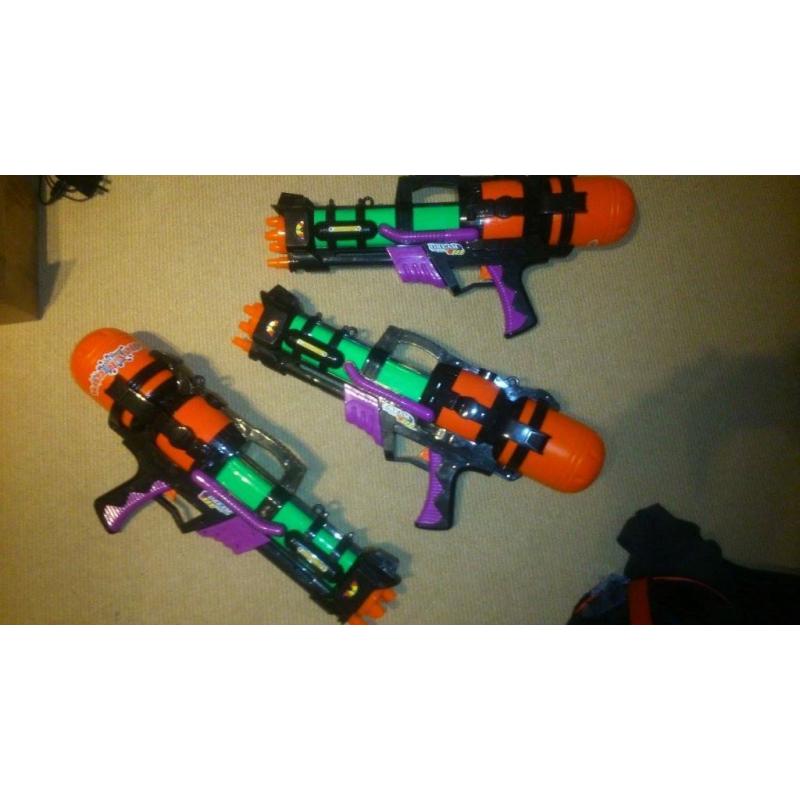 3x 23inch Water Gun Pistole! Only used once (sell by sunday or bin)