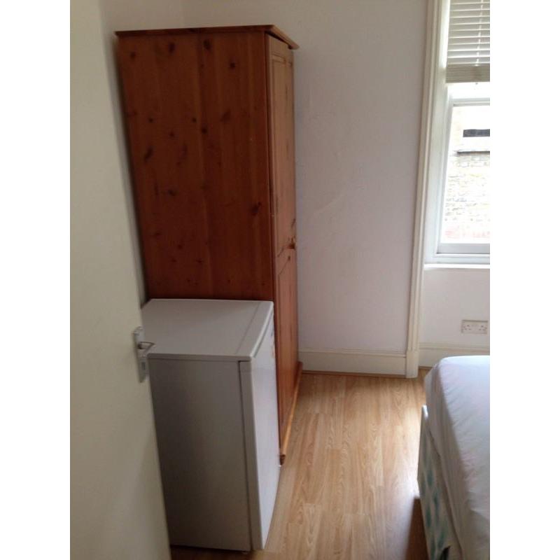 Single room SE5 Myatts field