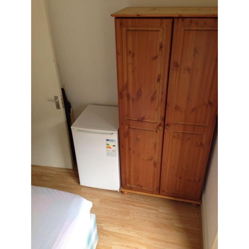 Single room SE5 Myatts field