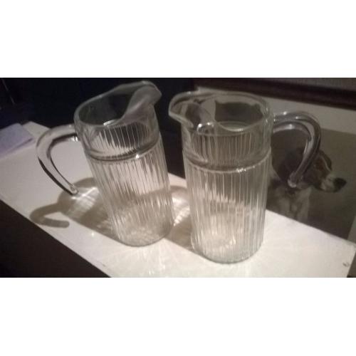 Pair of stylish 2 pint pitchers central London bargain