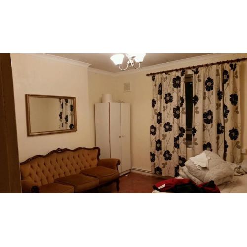 Double/triple room on Brick Lane 800pcm