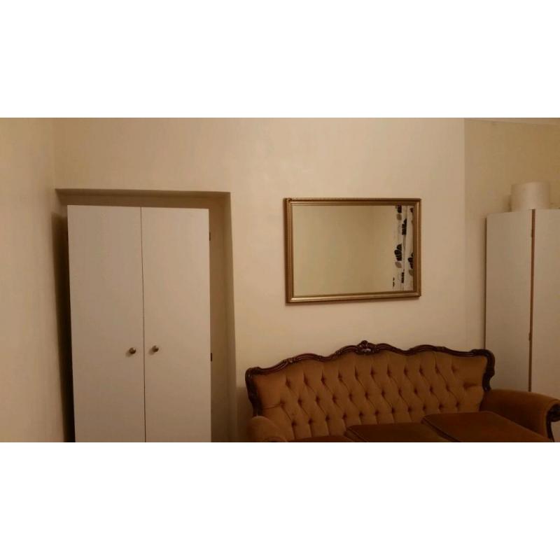 Double/triple room on Brick Lane 800pcm