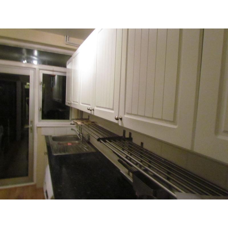 FANTASTIC DOUBLE ROOM AVAILABLE FROM FOR RENT NO DEPOSIT