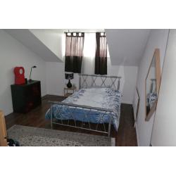large double room in new malden. short term stay is avalible.