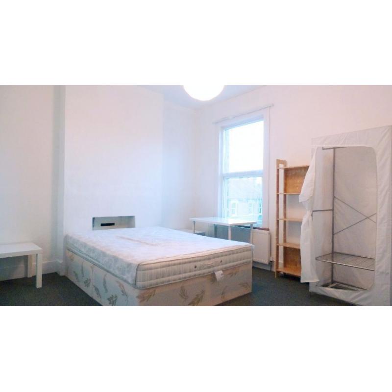 Female London House Flat Share, Double Size Room Single Price -- mint pie