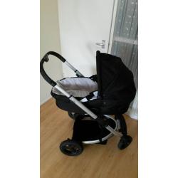 Mamas and Papas Sola City pram and carry cot (open to reasonable offers)
