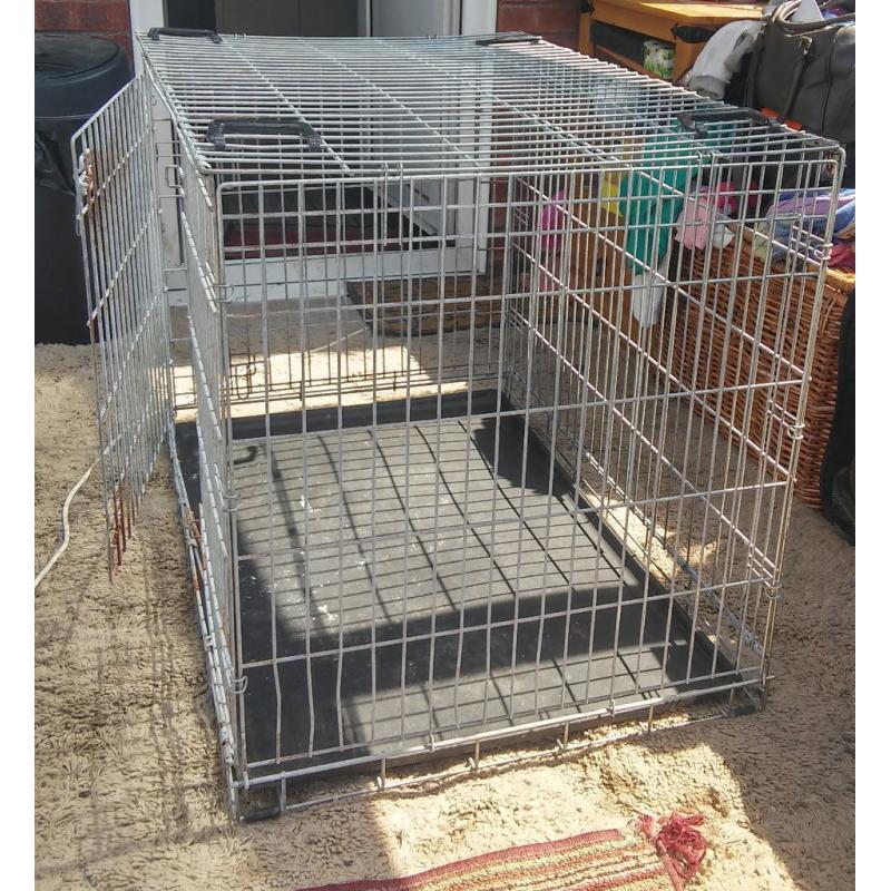 Large Dog Crate with Removable Plastic Tray