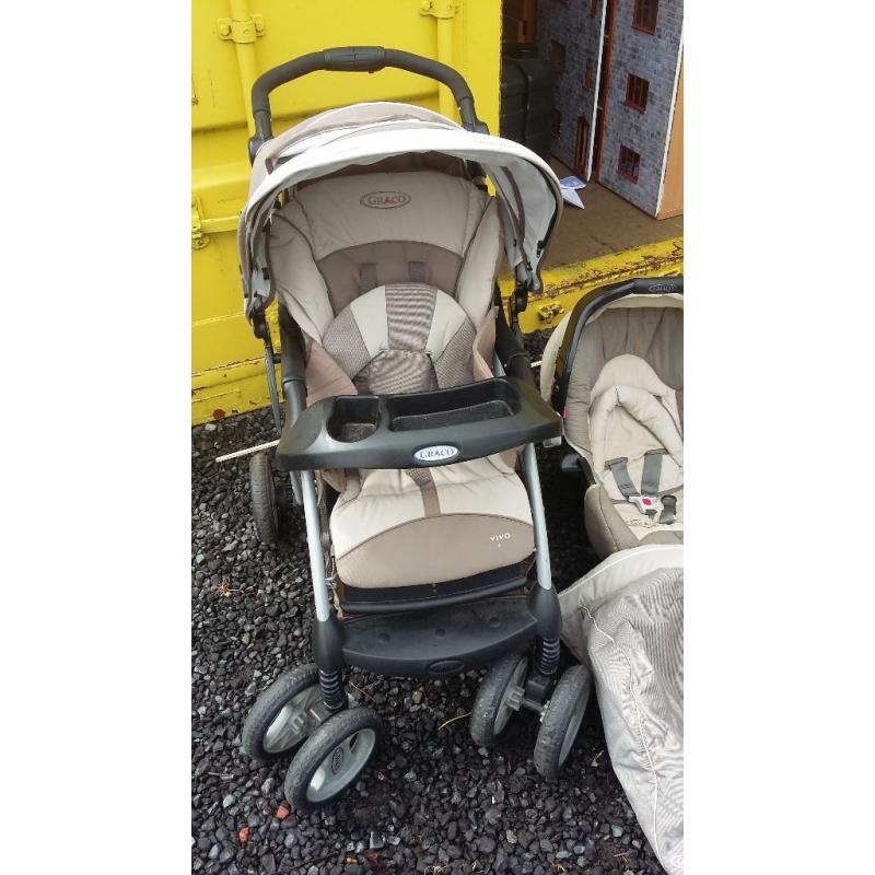 GRACO CAR SEAT AND PUSHCHAIR