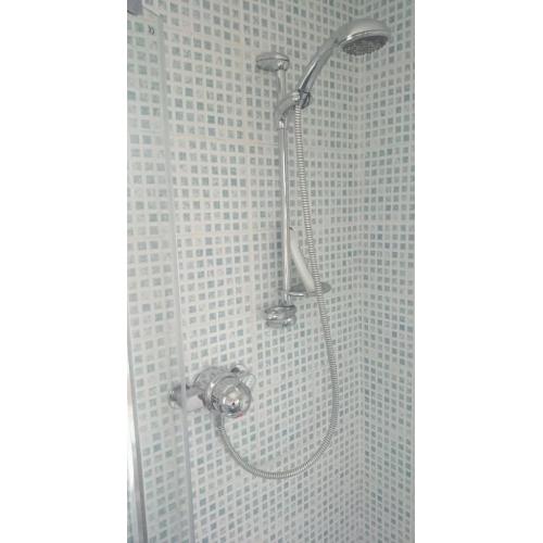 Thermostatic shower