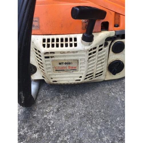 Petrol chainsaw