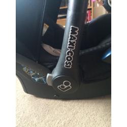Maxi cosi car seat.