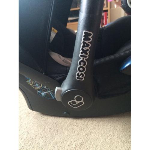 Maxi cosi car seat.