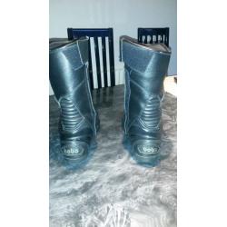 Motorbike boots, ideal for size 8 or a small size 9