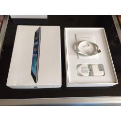 iPad Air 32GB Wifi + Cellular, immaculate condition