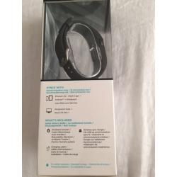 fitbit charge HR Black Size Large BRAND NEW AND NEVER BEEN OPENED
