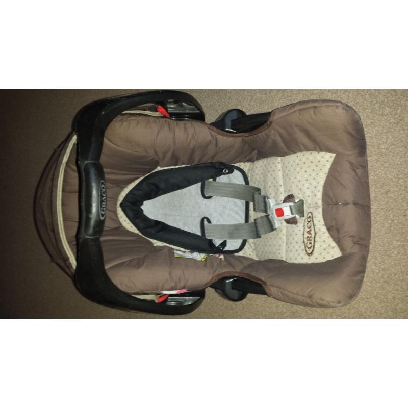 Graco junior baby 0+ car seat. Fits graco mosaic travel system.