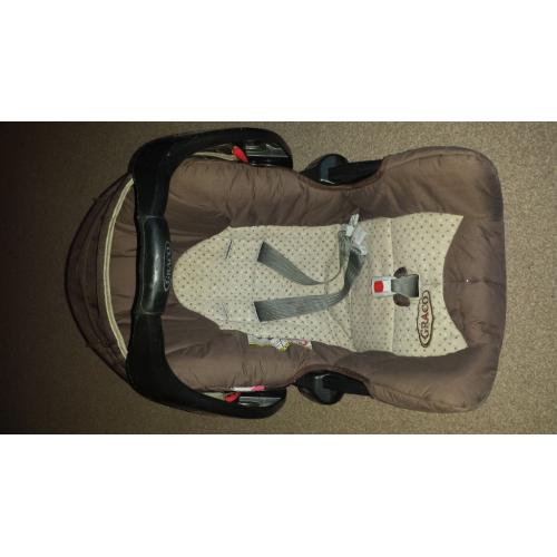 Graco junior baby 0+ car seat. Fits graco mosaic travel system.