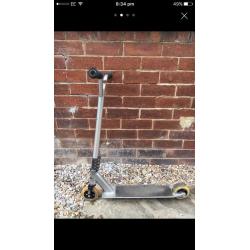 Crisp stunt scooter