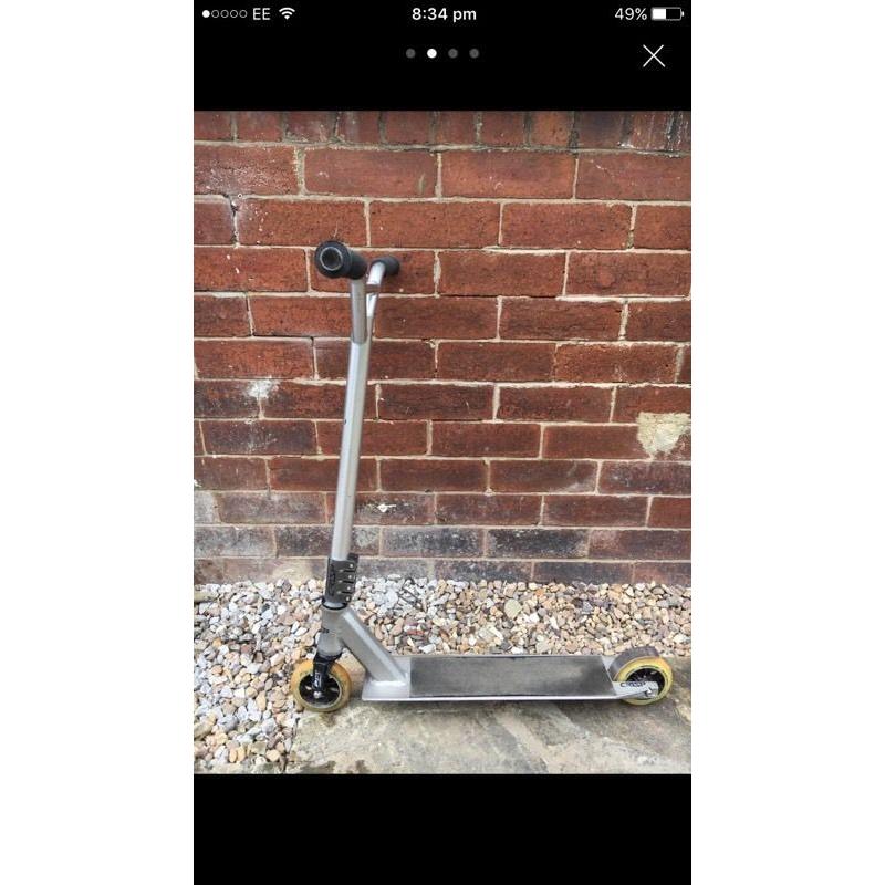 Crisp stunt scooter