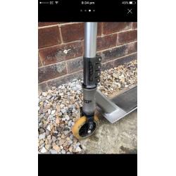 Crisp stunt scooter