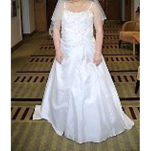 WEDDING DRESS DIAMANTE DETAIL OVER BODICE