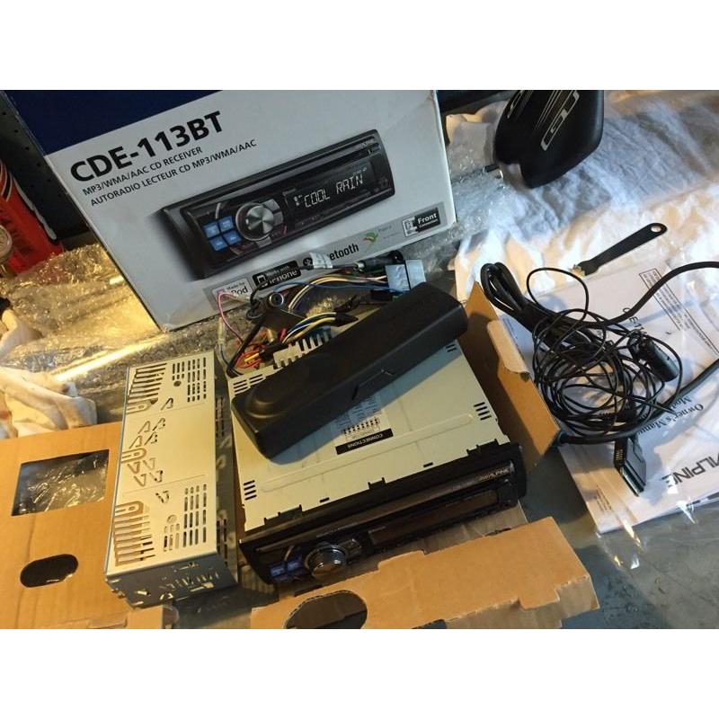 Alpine CDE-113BT CD player Bluetooth iPod