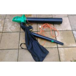 Garden vacuum and blower