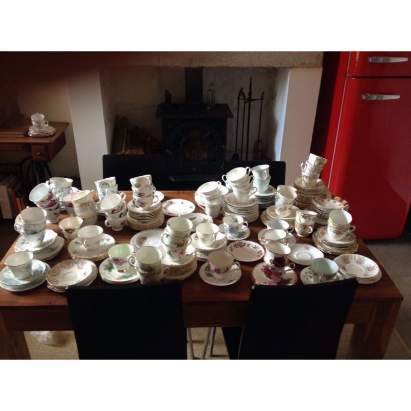 Over 200 pieces of vintage crockery - great for weddings/vintage tea shops etc