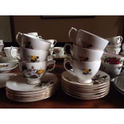 Over 200 pieces of vintage crockery - great for weddings/vintage tea shops etc