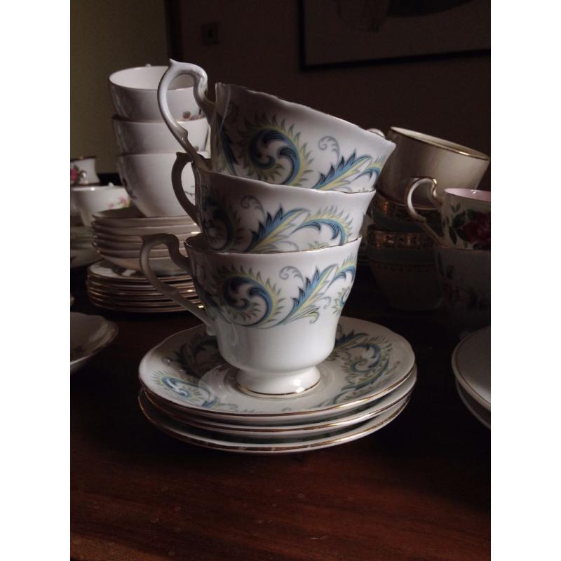 Over 200 pieces of vintage crockery - great for weddings/vintage tea shops etc