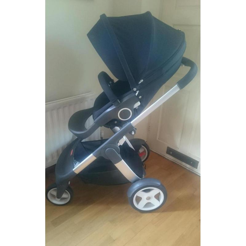 Stokke Crusi Travel System inc Carseat and double adaptors