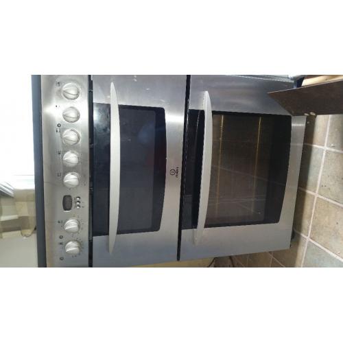 Oven and hob in good working order