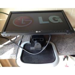 LG Flatron E1911SX 19" Widescreen LCD TFT Flat screen Monitor with adjustable stand.