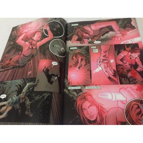 TOMB RAIDER 2016 #1 JOELLE JONES 30TH ANNIVERSARY VARIANT FIRST PRINTING