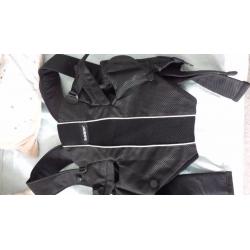 Baby bjorn active carrier 0+ months - excellent condition