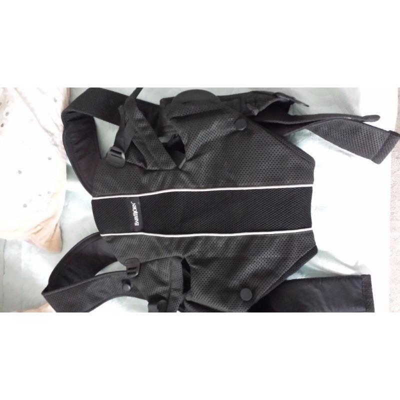 Baby bjorn active carrier 0+ months - excellent condition