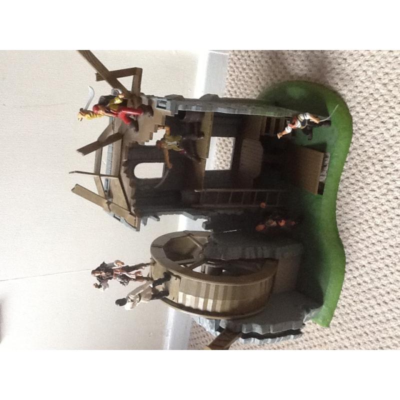 Pirates Of The Caribbean characters and play set