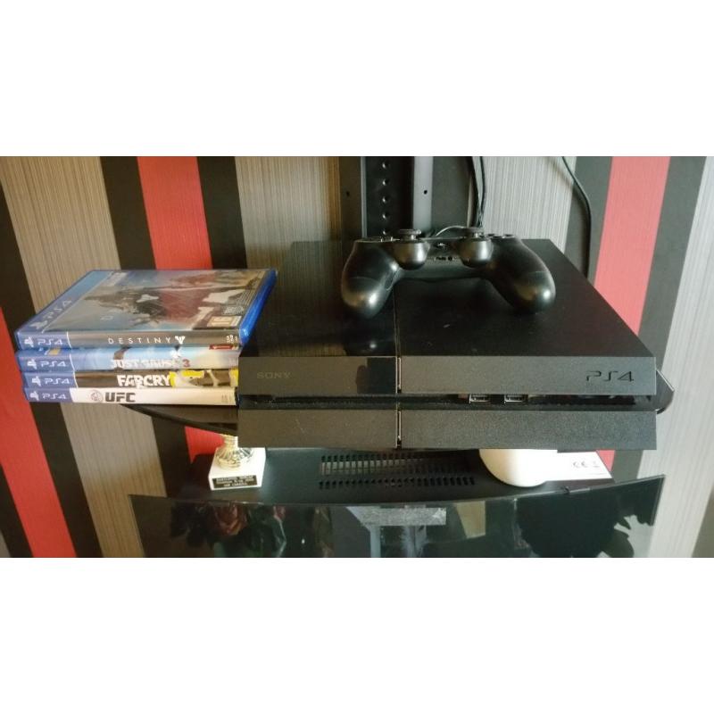 PS4 500GB 4 GAMES +1 GENUINE PAD ALL LEADS MINT CONDITON