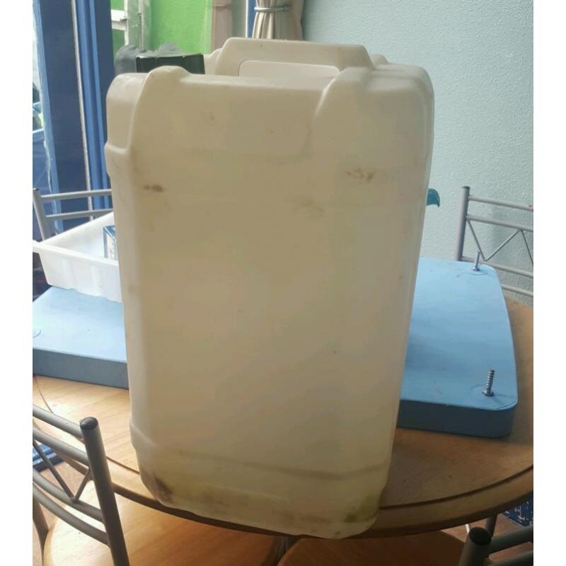 25 litre water containers