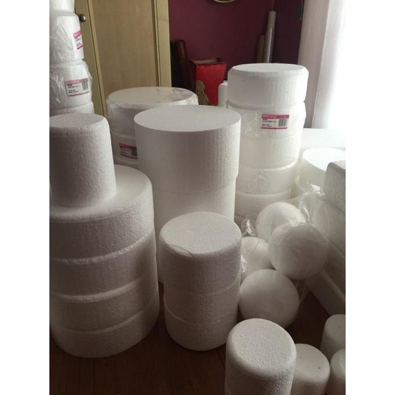 Polystyrene cake dummies