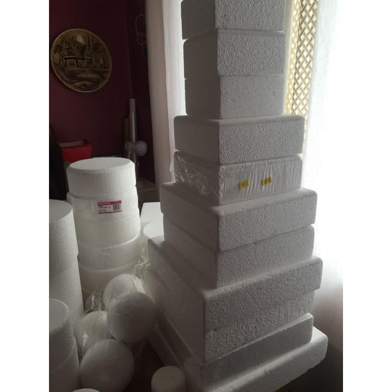 Polystyrene cake dummies