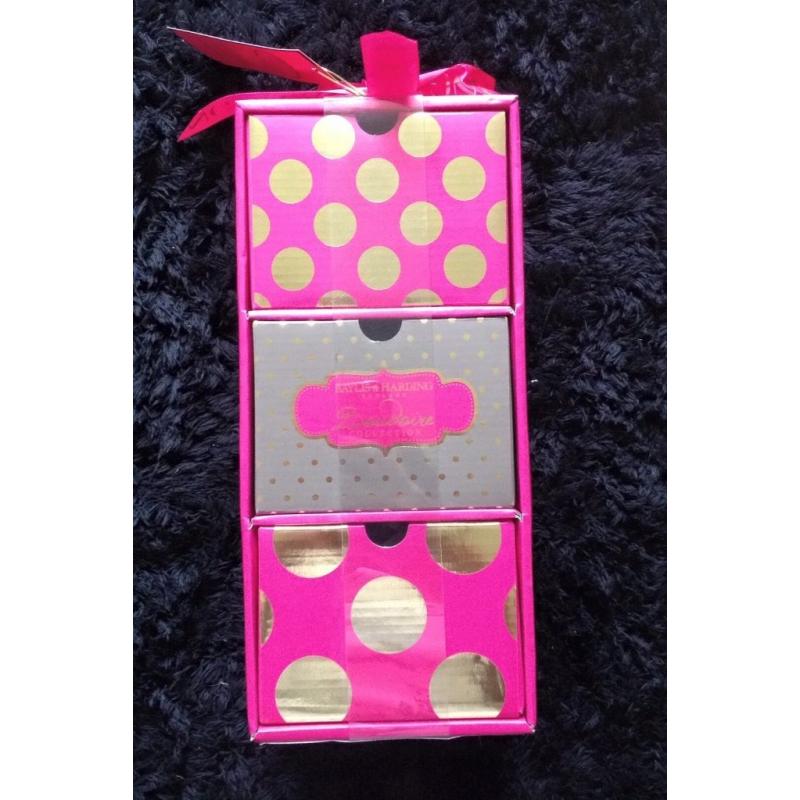 Baylis and Harding boutique collection gift set