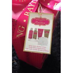 Baylis and Harding boutique collection gift set